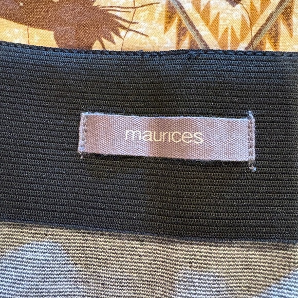 Maurice’s Red Buffalo Plaid Ponte Skirt women’s L
NWT - Picture 4 of 10